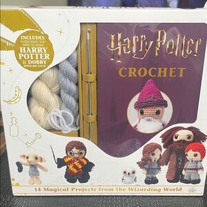 Harry Potter Crochet Kit with Neutral Yarn - Cream & Gray